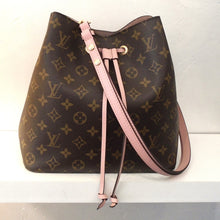 Load image into Gallery viewer, This N`eo N`oe Monogram/Pink bag is in the original monogram pattern with pink trim and gold hardware. The shoulder strap adjusts to crossbody and the interior of this bag is pink.
