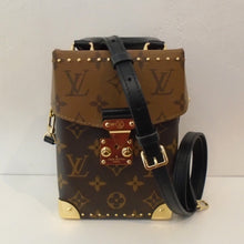Load image into Gallery viewer, Louis Vuitton Vintage Reverse Monogram Camera Box
