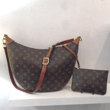 Load image into Gallery viewer, This Louis Vuitton Vintage Reverse Monogram Loop Hobo comes with a Pochette of the same design. The shoulder strap is detachable and comes with a metal chain strap.
