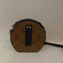 Load image into Gallery viewer, Louis Vuitton Vintage Reverse Monogram Mini Boite
