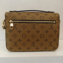 Load image into Gallery viewer, Louis Vuitton Vintage Reverse Monogram Metis Pochette

