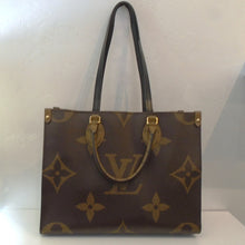 Load image into Gallery viewer, Louis Vuitton Vintage Reverse Monogram On The Go MM

