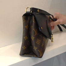 Load image into Gallery viewer, Louis Vuitton Vintage Traditional Monogram/EPI Saint Michel
