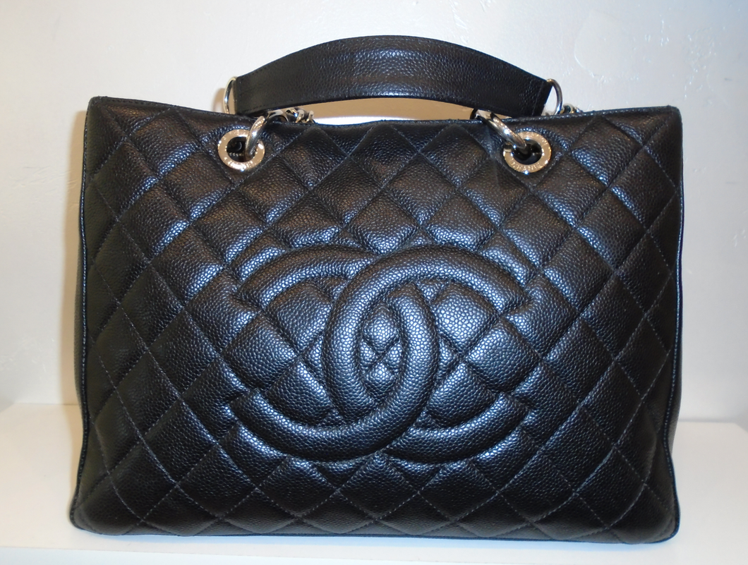 Chanel Vintage black Caviar Purse