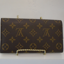 Load image into Gallery viewer, Louis Vuitton Vintage Sarah Wallet
