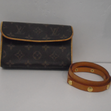 Load image into Gallery viewer, Louis Vuitton Vintage Waist Band Wallet
